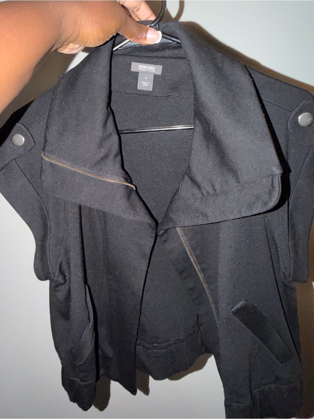 Kenneth Cole Reaction Black Short-Sleeve Asymmetrical Zip Vest